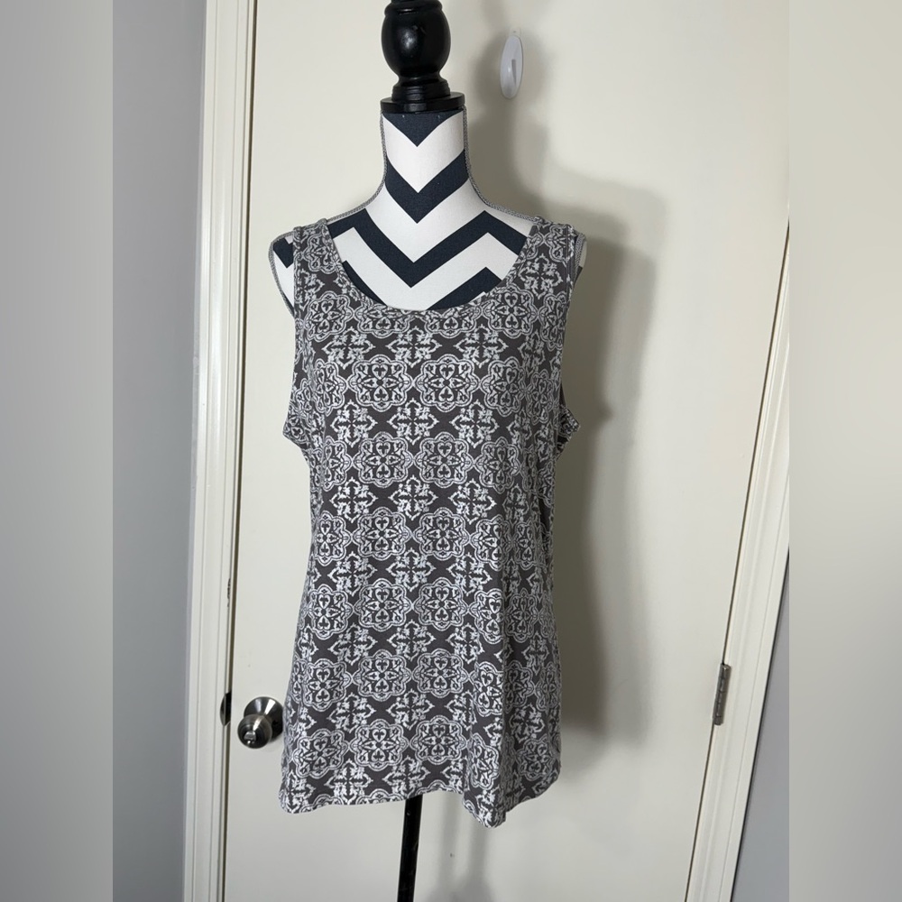 Maurices Women’s Geometric Sleeveless Tank Top Plus Size 0X